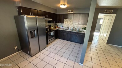 3626 N 37th St unit 8, Phoenix, AZ 85018 - photo 4