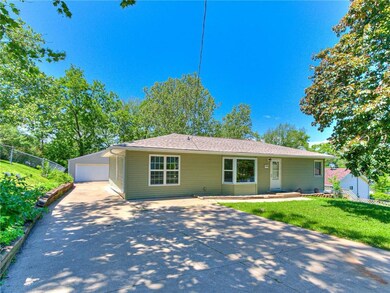 7606 SW 10th Place, Des Moines, IA 50315 - photo 3