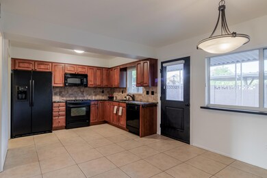 Kitchen (2)-FULL