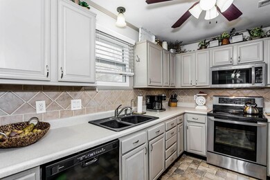 Main Level, 10 x 11, Ceiling Fan, Vinyl Flooring