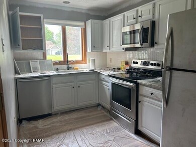 101 Duck Hollow Cir, Stroudsburg, PA 18360 - photo 3