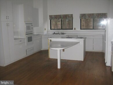 10540 Patuxent Ridge Way, Laurel, MD 20723 - photo 7