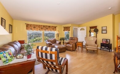 003_Living Room