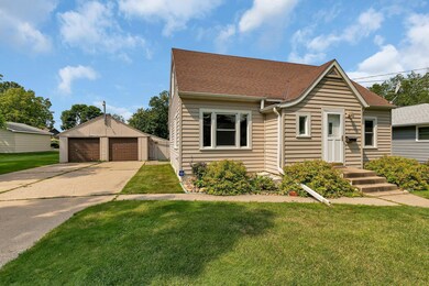 37 6th Ave S, Sauk Rapids, MN 56379 - photo 2