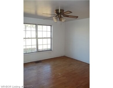 706 W Sequoyah St, Muldrow, OK 74948 - photo 3