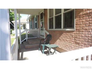 Patio Covered patio with newer vinyl railings!