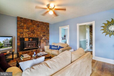 440 E Queen St, Strasburg, VA 22657 - photo 5