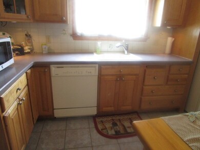 197 Laurens St, Cranston, RI 02910 - photo 4