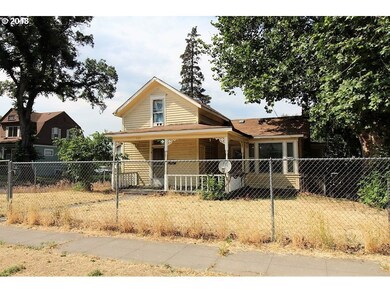 801 E 8th St, the Dalles, OR 97058 - photo 2