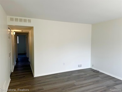 17459 Roseville Blvd, Roseville, MI 48066 - photo 6