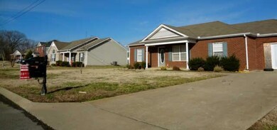 302 Christopher Ct, Shelbyville, TN 37160 - photo 2