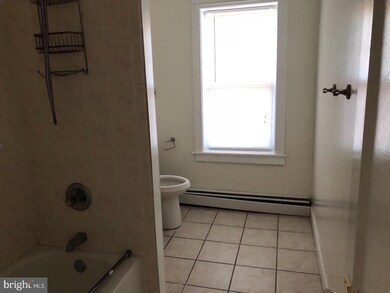 309 N Waverly St, Reading, PA 19607 - photo 5