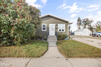 416 7th St W, Williston, ND 58801 - photo 3