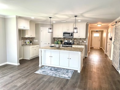 Island w storage space beneath