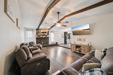 2613 S Sycamore Ave, Broken Arrow, OK 74012 - photo 5