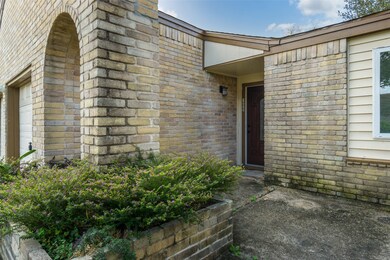 16622 Oxnard Ln, Friendswood, TX 77546 - photo 3