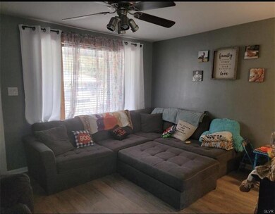 32 W Ridge St, Coaldale, PA 18218 - photo 4