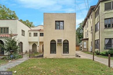 162 W Baltimore Ave, Lansdowne, PA 19050 - photo 2