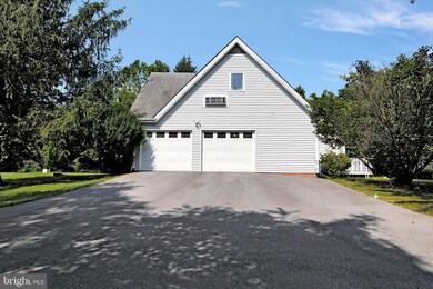 385 Chandler Dr, Shepherdstown, WV 25443 - photo 4