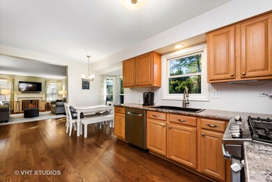 540 Eagle Ridge Ln, Algonquin, IL 60102 - photo 2