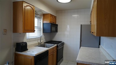 403 Anderson Ave unit 4 B, Fairview, NJ 07022 - photo 4