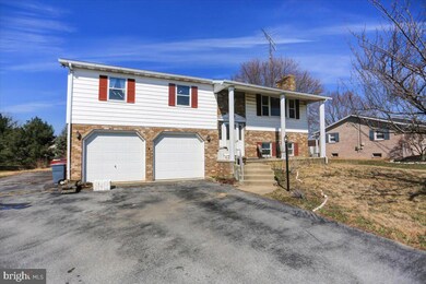 911 Warm Spring Rd, Chambersburg, PA 17202 - photo 2