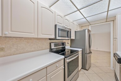 Admiralty Condominiums unit 105, North Palm Beach, FL 33408 - photo 4
