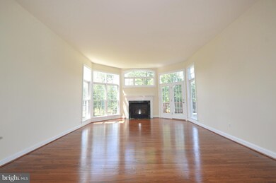 43486 Savoy Woods Ct, Chantilly, VA 20152 - photo 7