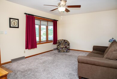 1117 E Seerley Blvd, Cedar Falls, IA 50613 - photo 5