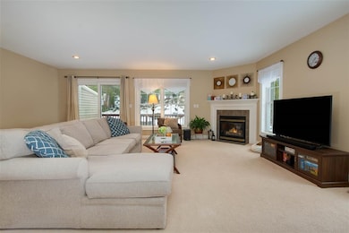 70 Magnolia Ln, Newmarket, NH 03857 - photo 5