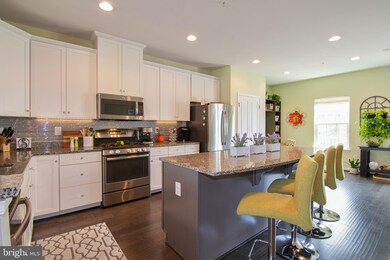 905 Magnolia Blossom Ct, Sykesville, MD 21784 - photo 2