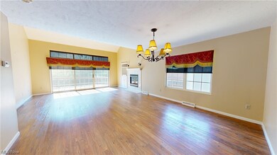 335 Blair Cir unit 4-B, Aurora, OH 44202 - photo 2