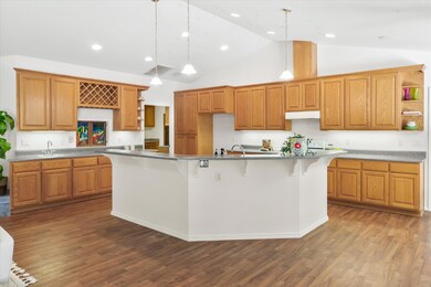 1281 N Pinnon Rd, Grants Pass, OR 97526 - photo 2