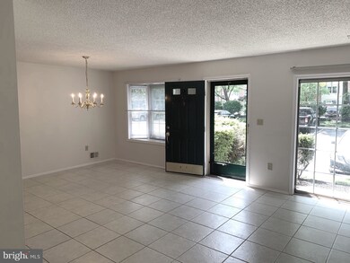 52 Cheverny Ct, Trenton, NJ 08619 - photo 4