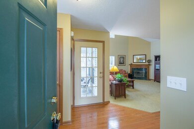 329 Sycamore Woods Ln unit 329, Columbus, OH 43230 - photo 5