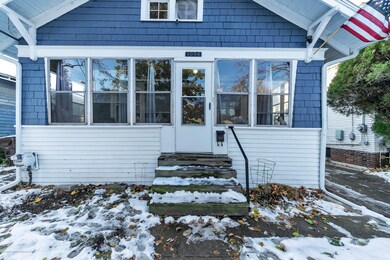 1004 S Holmes St, Lansing, MI 48912 - photo 4