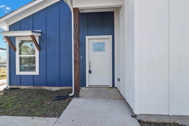 1036 W Coffin St, Denison, TX 75020 - photo 2