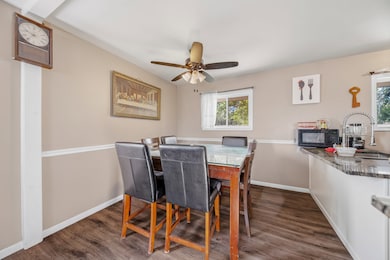 208 S Pinecrest Rd, Bolingbrook, IL 60440 - photo 4