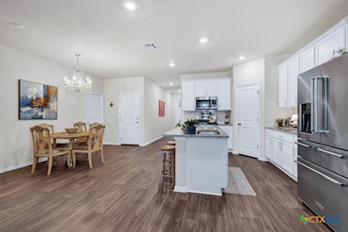 Kithchen/Dining Area