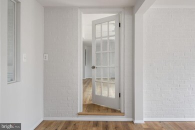 915 Dresden Ct, Alexandria, VA 22308 - photo 7