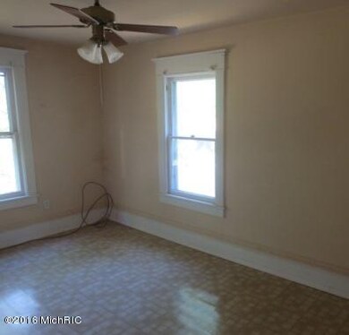 1514 Oak St, Niles, MI 49120 - photo 5