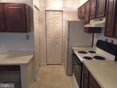12205 Saint Peter Ct unit G, Germantown, MD 20874 - photo 3