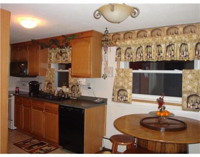 206 Vineyard Rd, Warwick, RI 02889 - photo 4