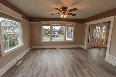 2520 6th St Tillamook OR-18
