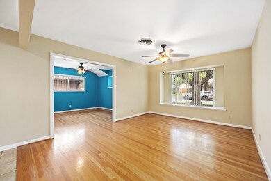 1315 Valleta Dr, Houston, TX 77008 - photo 4