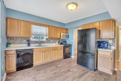 15 Cornwallis Rd, Toms River, NJ 08755 - photo 3