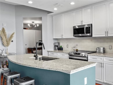 Vistas on the James unit 810, Richmond, VA 23219 - photo 3