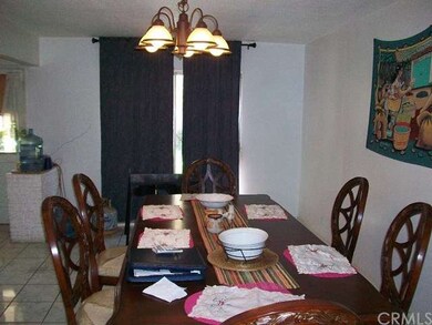 Formal dinning room