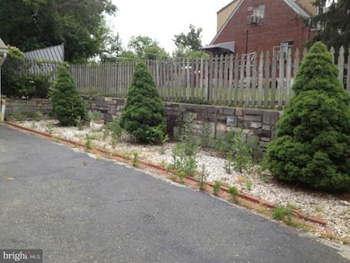 2204 Weber Dr, District Heights, MD 20747 - photo 4