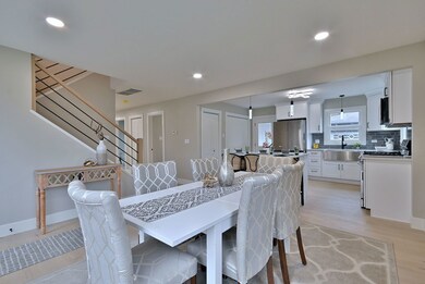 656 W Comstock Ave, Elmhurst, IL 60126 - photo 4